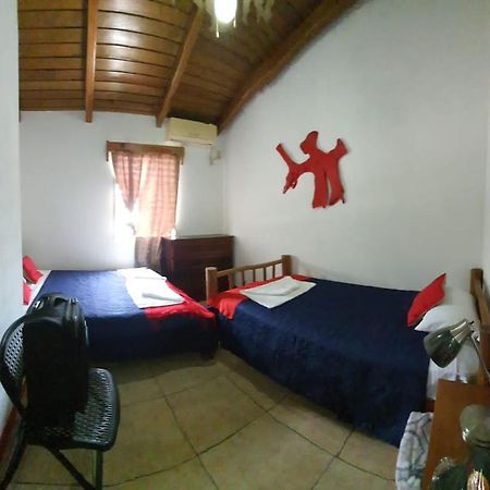 Hostal Blood Moon Rio Dulce Town Exteriör bild