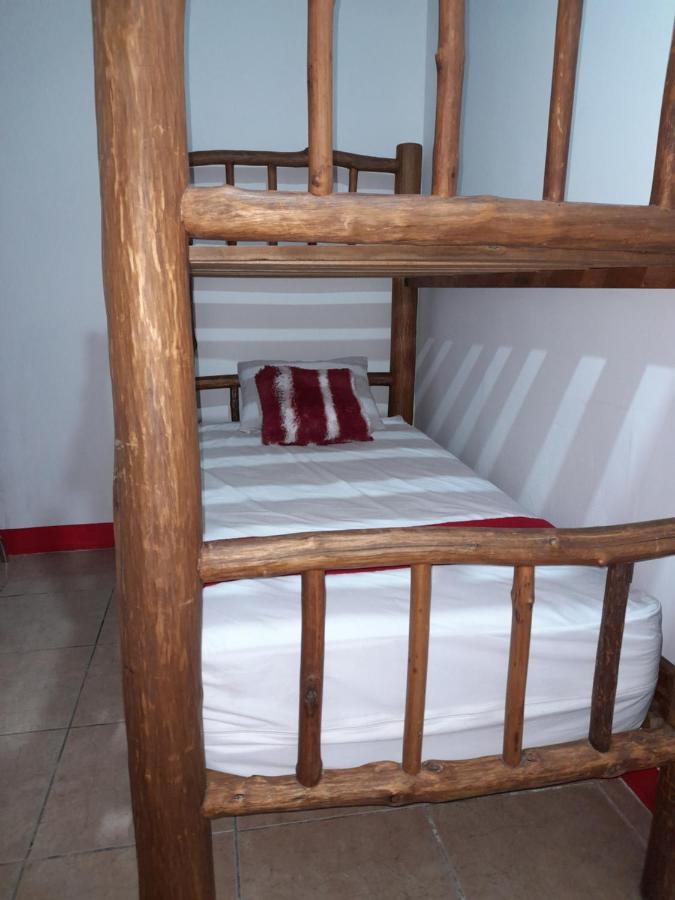 Hostal Blood Moon Rio Dulce Town Exteriör bild