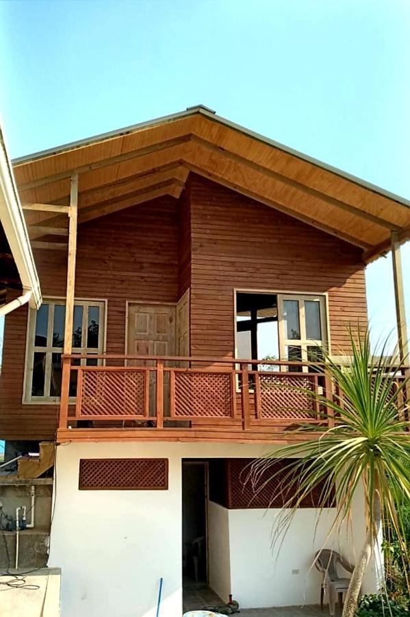 Hostal Blood Moon Rio Dulce Town Exteriör bild