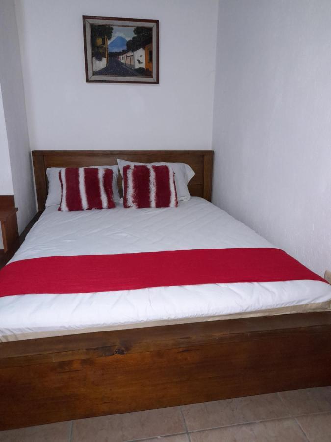 Hostal Blood Moon Rio Dulce Town Exteriör bild