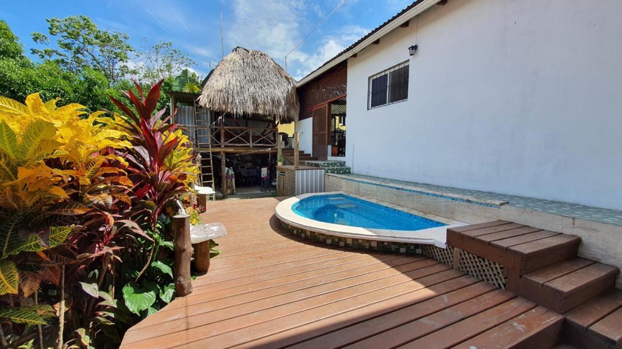 Hostal Blood Moon Rio Dulce Town Exteriör bild