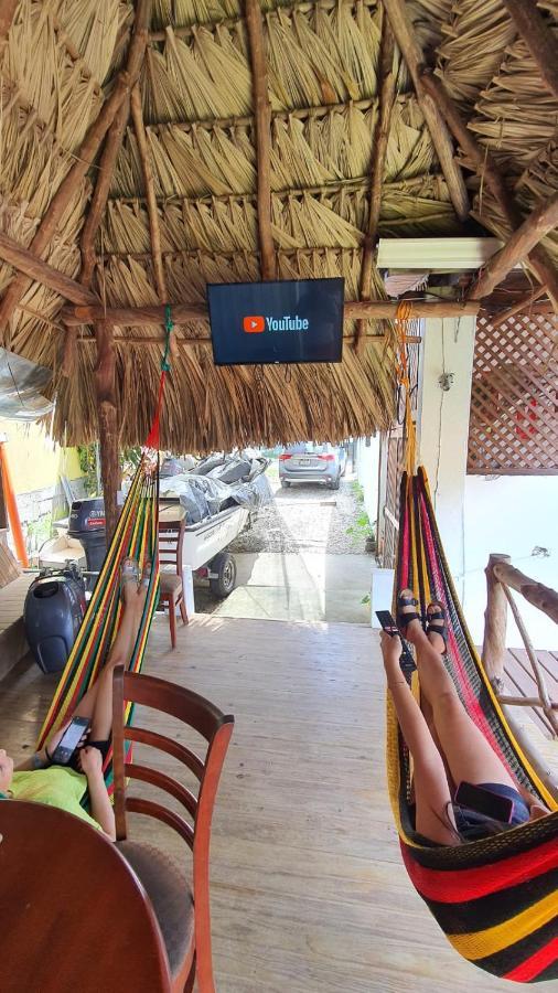 Hostal Blood Moon Rio Dulce Town Exteriör bild